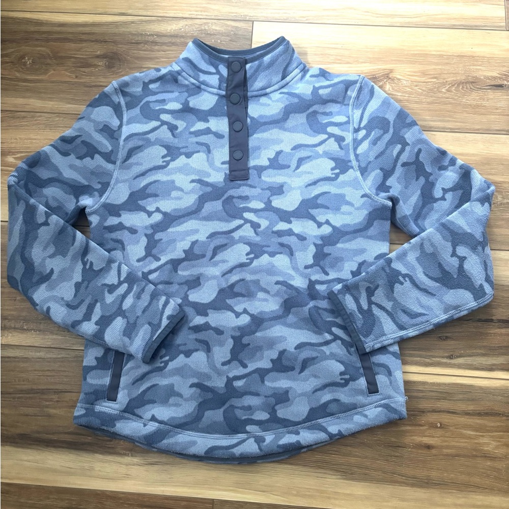 Vineyard Vines Blue Camo quarter zip pullover